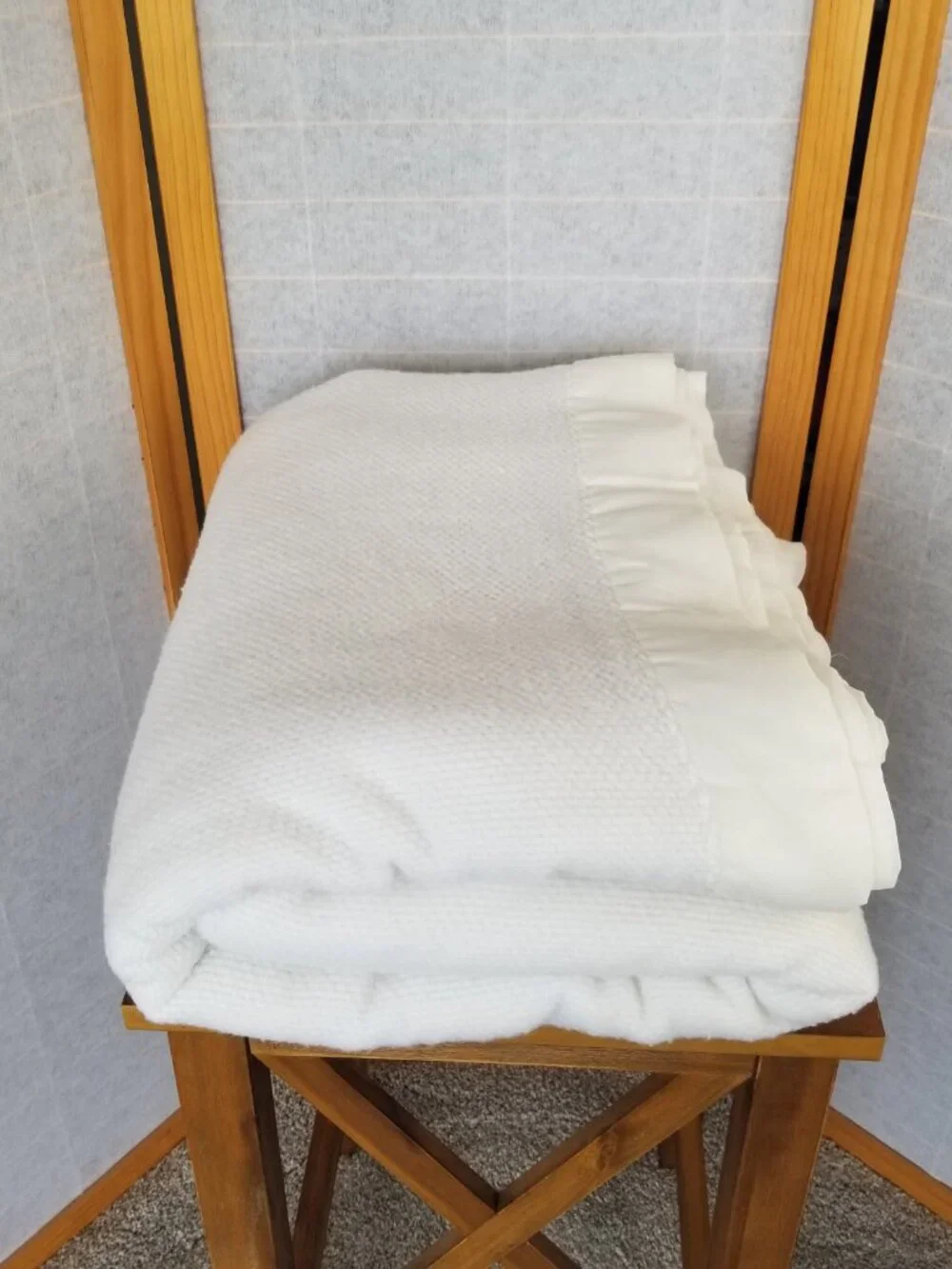 Faribo Satin Trim Blanket Ivory Queen Size Made in the USA Faribault, Minnesota